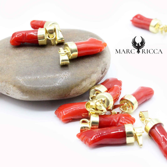 Pendentif Or Main en Corail Rouge
