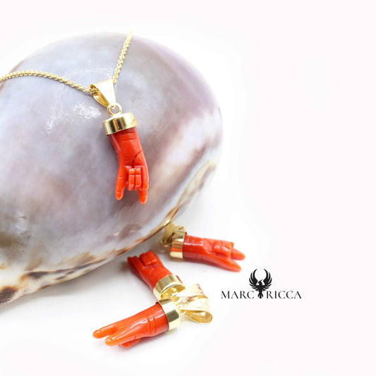 Pendentif Or Main Corne en Corail