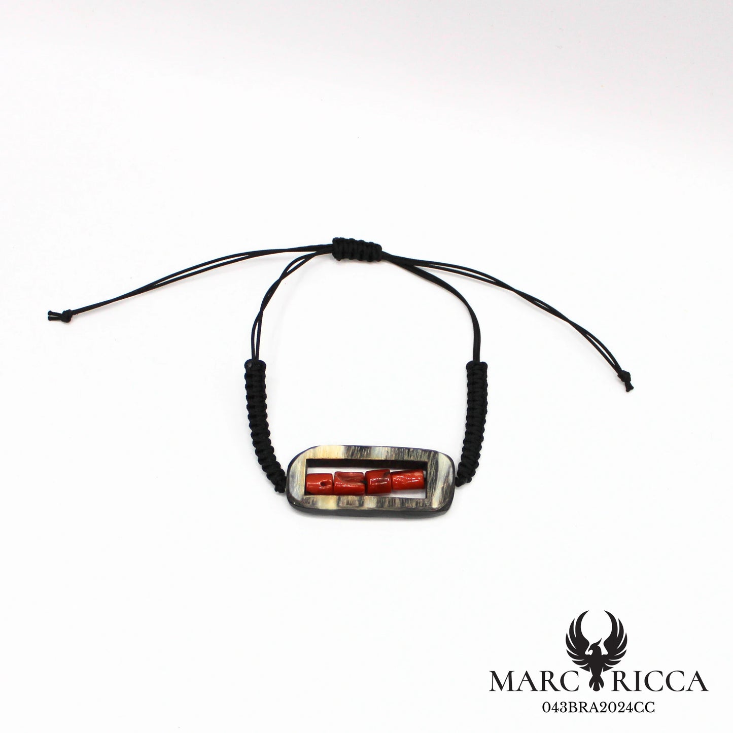 Bracelet macramé rectangle en corne de bélier et morceaux de corail