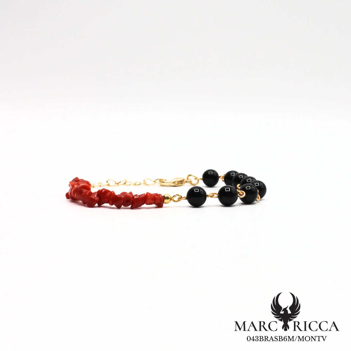 Bracelet asymétrique corail chips & perles d’onyx ou de quartz en vermeil