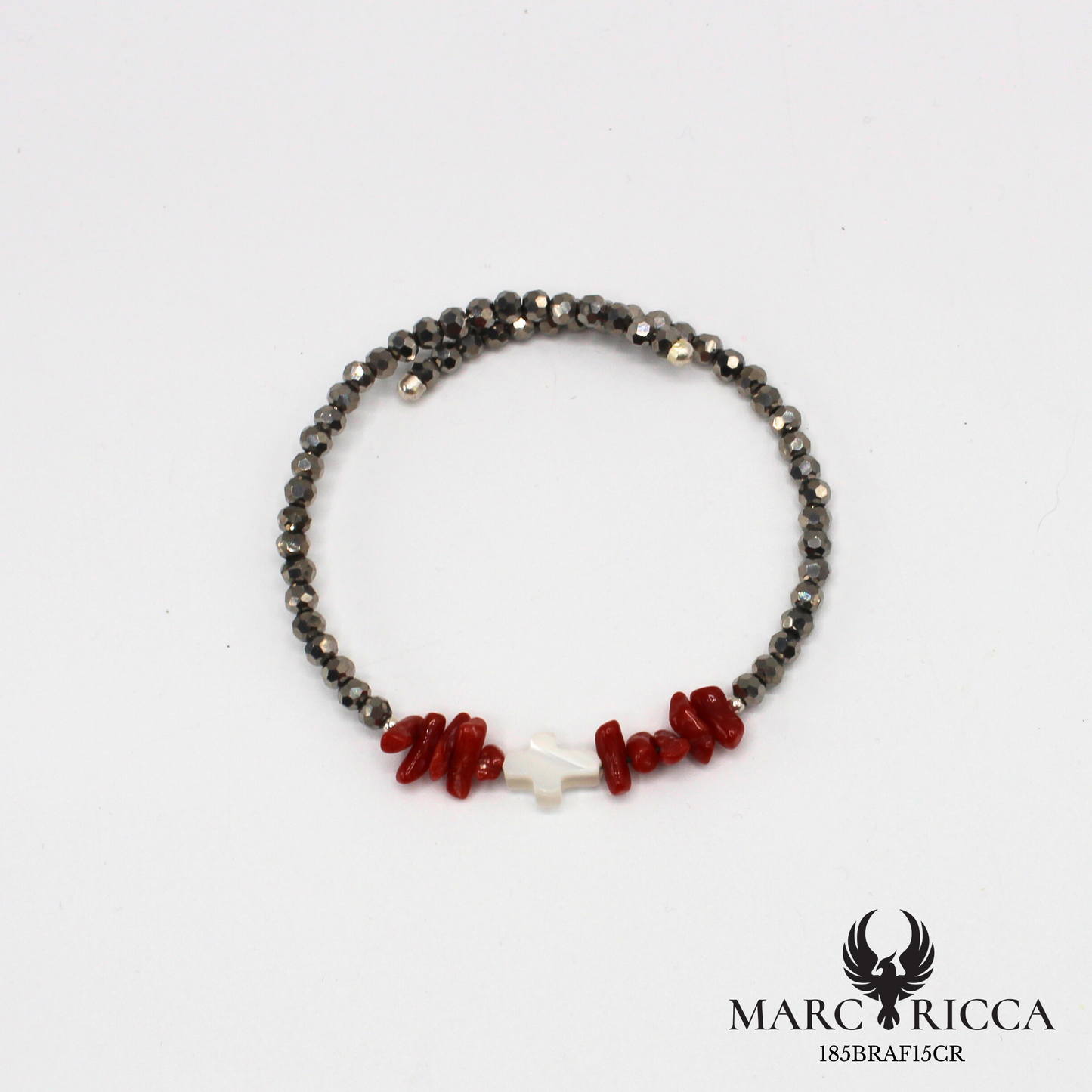 Bracelet jonc en cristal avec croix en nacre et corail