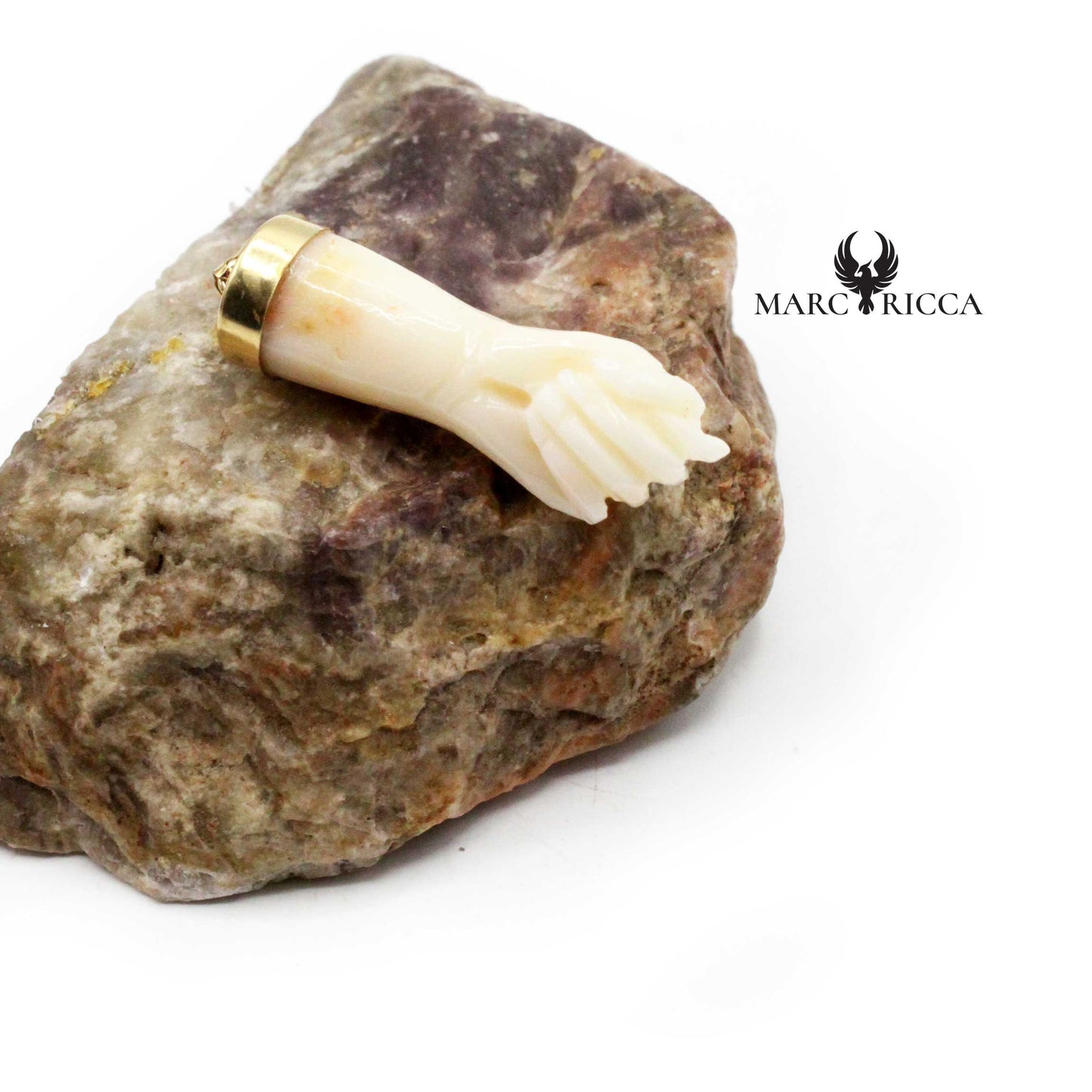 Pendentif Or Main en Corail Blanc