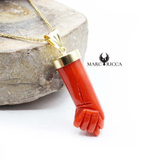 Pendentif Or Main en Corail Rouge
