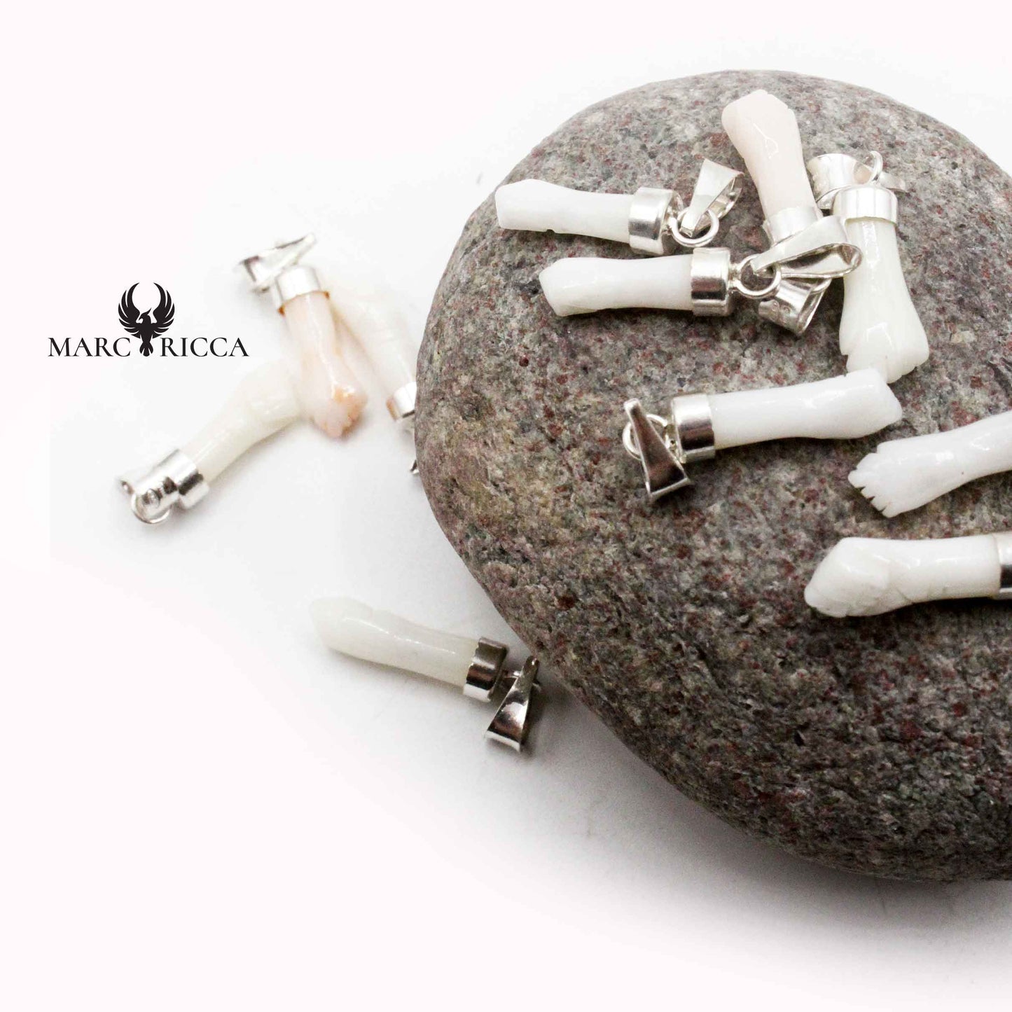Pendentif Argent Main Corail Blanc