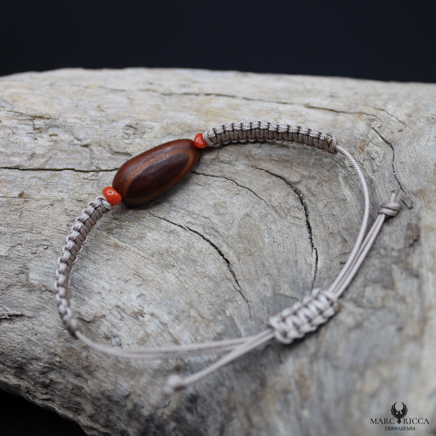 Bracelet Cordon Corail Graine Oreille A Mulatre