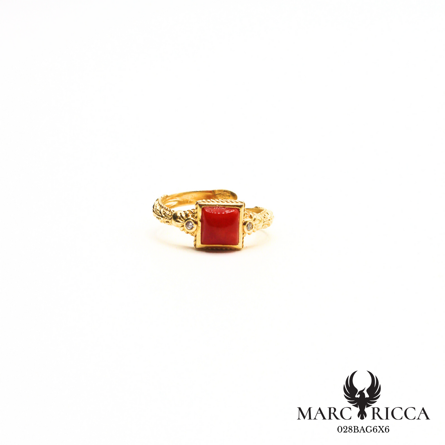 Bague en vermeil avec carré en corail et zirconium