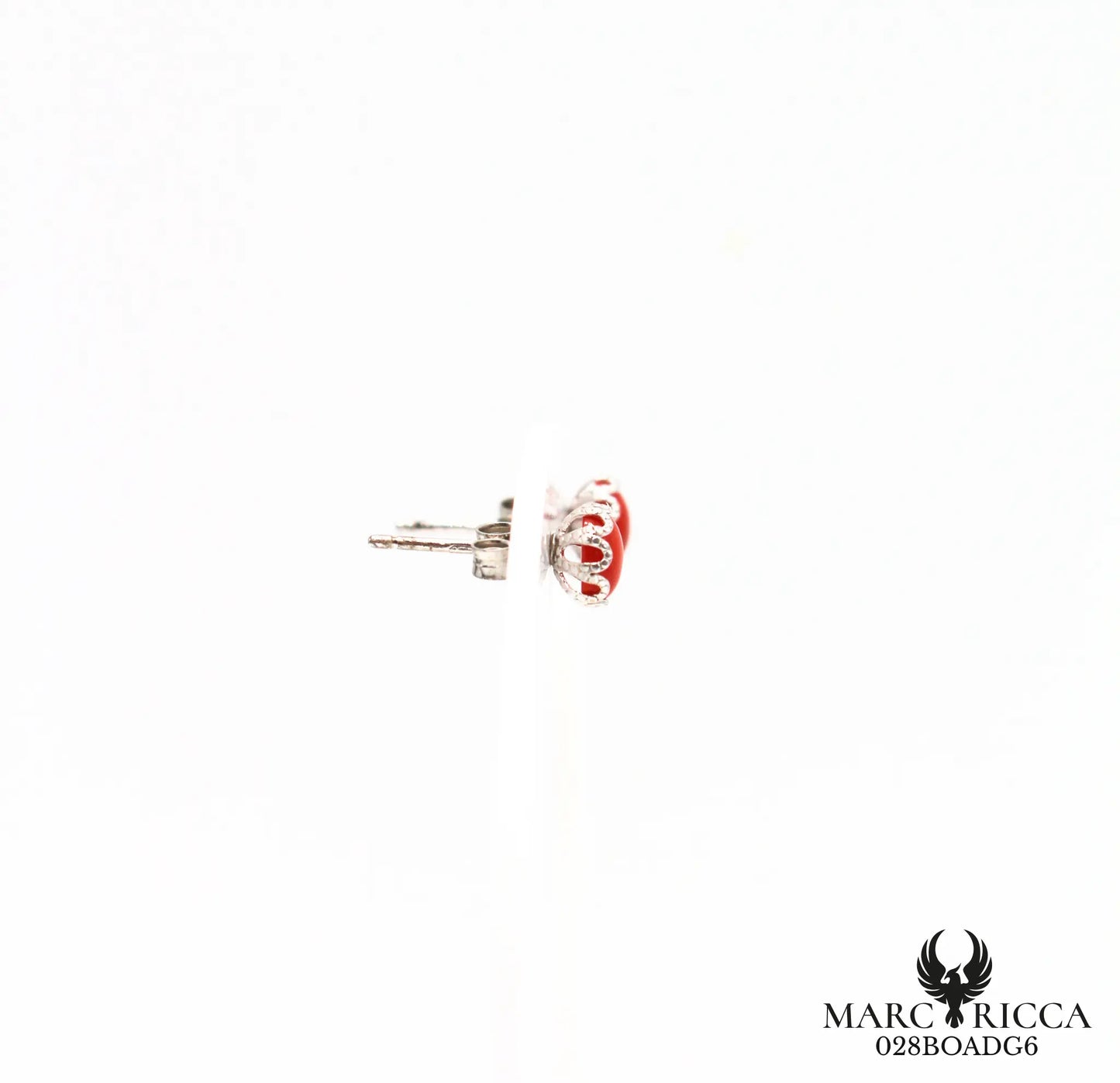 Boucles d'oreilles clous en argent avec corail