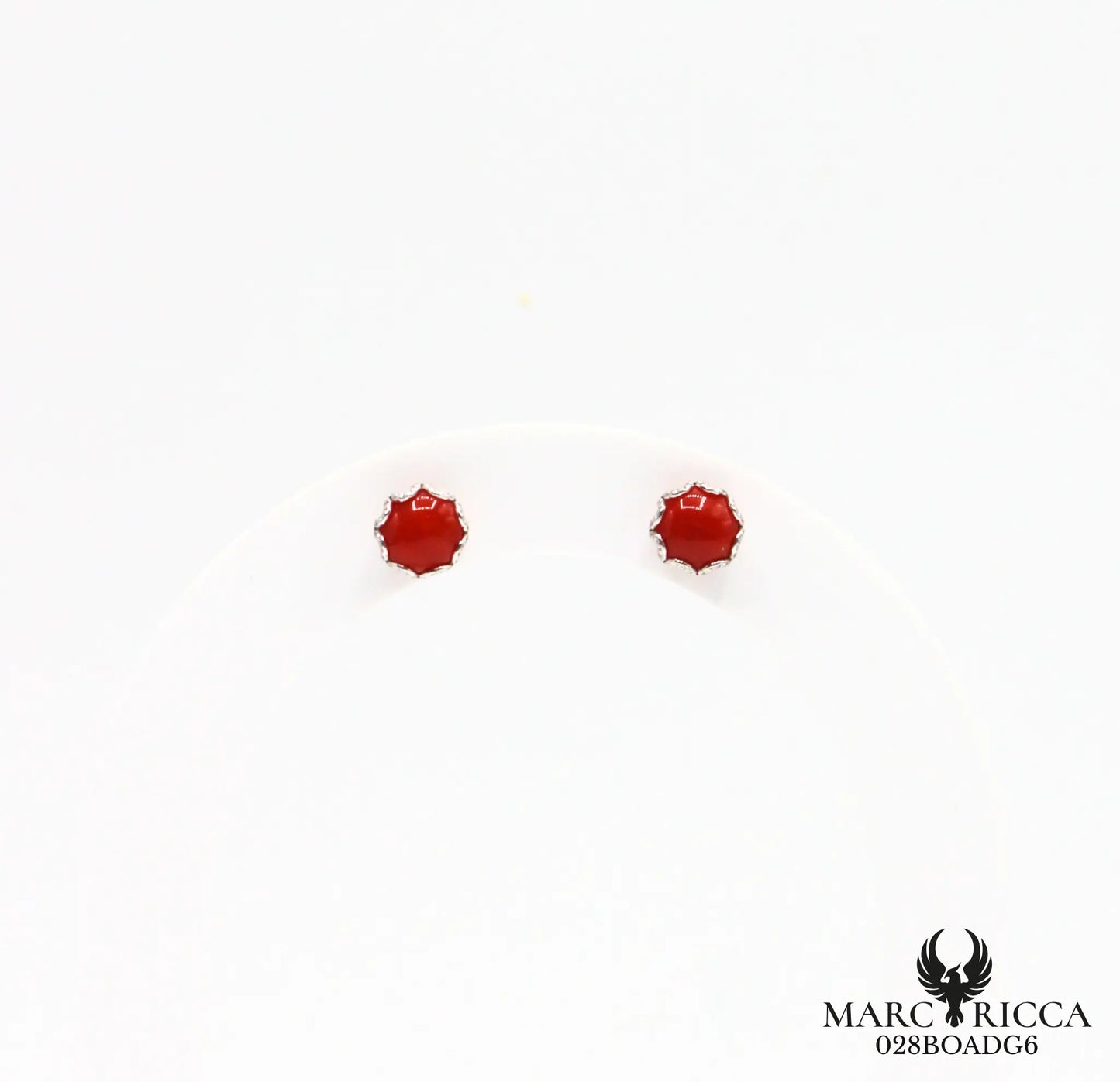 Boucles d'oreilles clous en argent avec corail