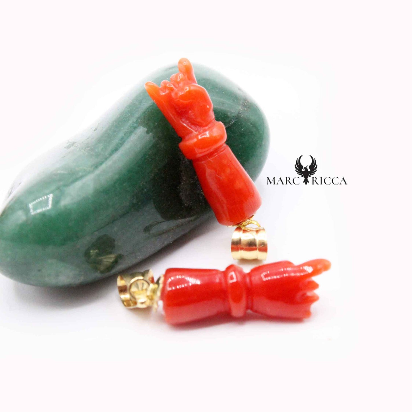 Pendentif Or Main Corne en Corail