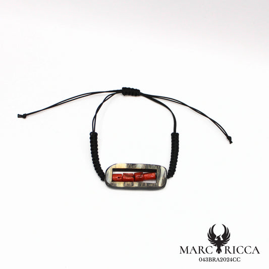 Bracelet macramé rectangle en corne de bélier et morceaux de corail
