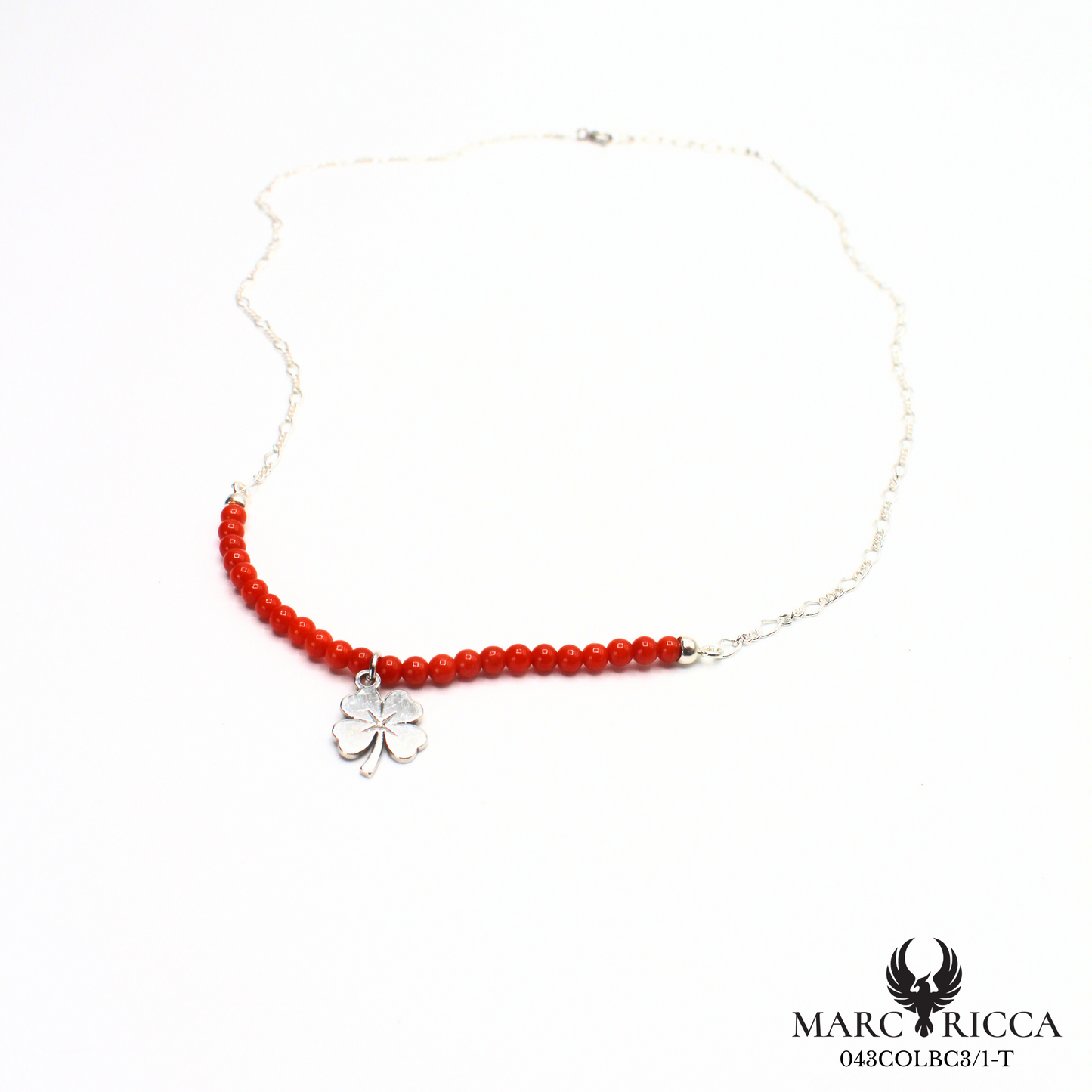 Collier chaine avec perles de corail et trèfle en argent ou vermeil