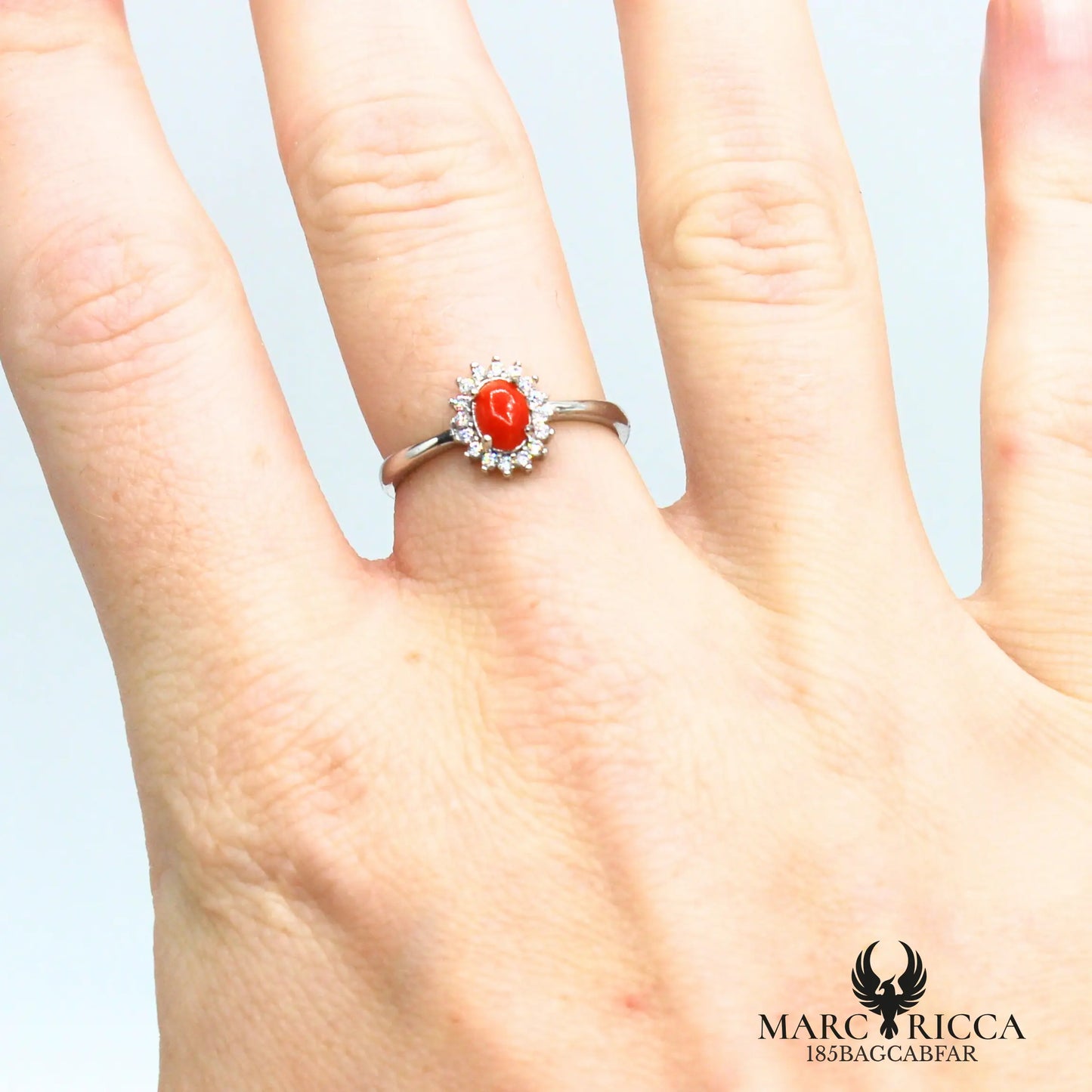 Bague cabochon corail contour zirconium en argent